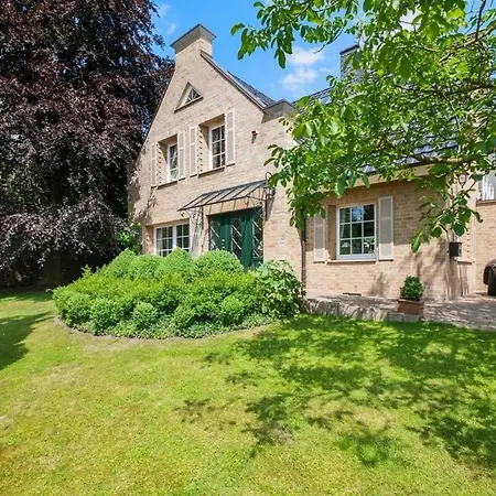 Traumhaftes Einfamilienhaus Mit Pool * Lubeck