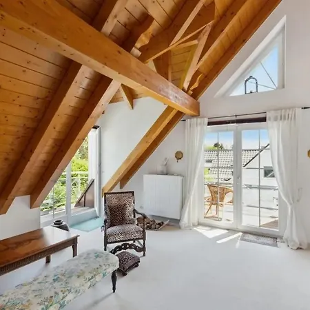 Traumhaftes Einfamilienhaus Mit Pool *