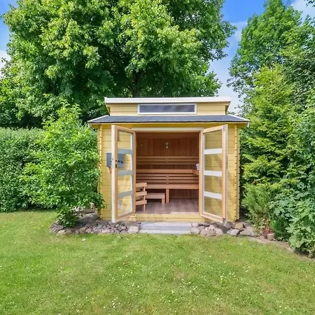Traumhaftes Einfamilienhaus Mit Pool *