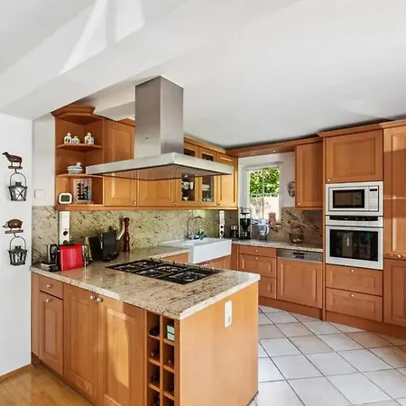 Holiday home Traumhaftes Einfamilienhaus Mit Pool *