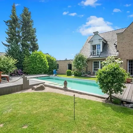 Traumhaftes Einfamilienhaus Mit Pool *